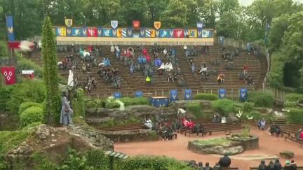 Puy du Fou :&nbsp;le parc d'attraction a 1 000 postes à&nbsp;pourvoir (France 2)