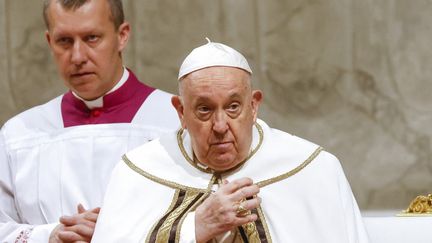 Pope Francis during a mass at the Vatican for the Epiphany, January 6, 2024. (RICCARDO DE LUCA / ANADOLU / AFP)