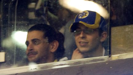 Gilad Shalit assiste &agrave; un match de basket entre le Maccabi Tel-Aviv et le Barcelona Regal, le 26 janvier 2012 &agrave; Tel-Aviv (Isra&euml;l). (JACK GUEZ / AFP)