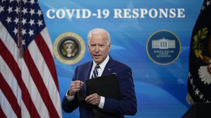 Joe Biden lors d'une conférence de presse sur la lutte contre l'épidémie de Covid-19 aux Etats-Unis, le 29 mars 2021, à Washington. (DREW ANGERER / GETTY IMAGES NORTH AMERICA / AFP)