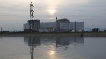 &nbsp; (La centrale nucléaire de Fessenheim est la plus vieille de France © REUTERS | Vincent Kessler)