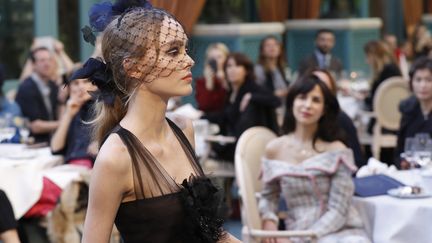 Lily-Rose Depp, défilé Chanel, métiers d'art, décembre 2016
 (PATRICK KOVARIK / AFP)