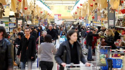 Emploi : les magasins embauchent pour Noël