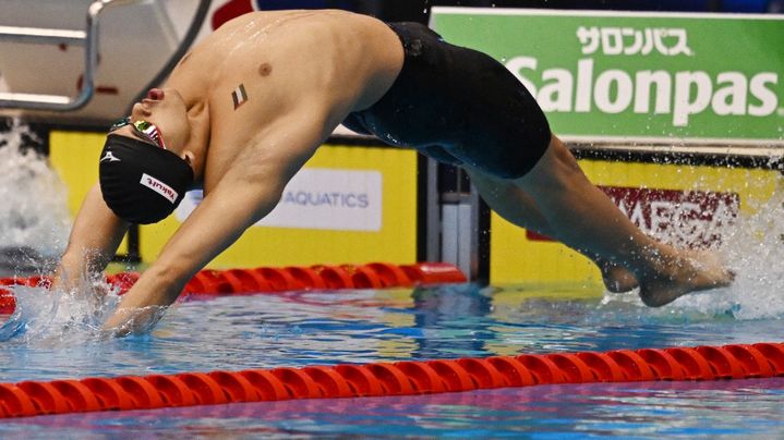 Le Palestinien Yazan al-Bawwab, lors des championnats du monde aquatiques à Fukuoka, au Japon, le 24 juillet 2023. (MANAN VATSYAYANA / AFP)