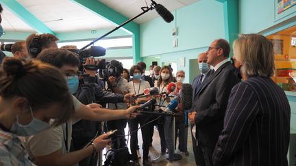 Le Premier ministre, Jean Castex, dans une école de Châteauroux (Indre), mardi 1er septembre 2020.&nbsp; (LUDOVIC MARIN / AFP)