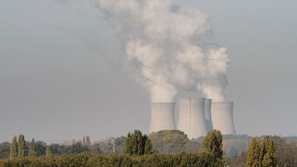 La centrale nucléaire de&nbsp;Dampierre-en-Burly, près d'Orléans (Loiret), le 23 octobre 2018. (GUILLAUME SOUVANT / AFP)