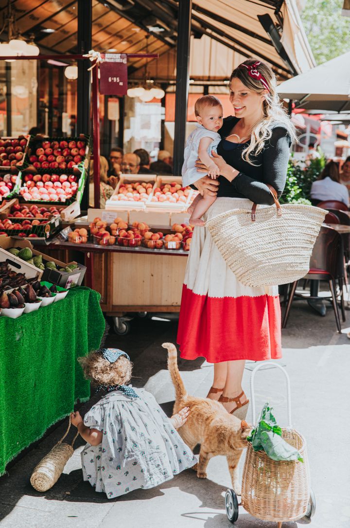 La cheffe de cuisine Angèle Ferreux-Maeght est une figure du quartier de la rue Daguerre (Paris 14ème), où elle est née et continue de vivre en famille. (EMILIE GUELPA)