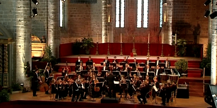 Concert Anima Eterna à l'Abbatiale Saint-Robert
 (F3/ Culturebox)