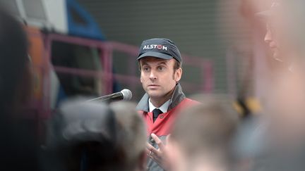 Emmanuel Macron en visite à Alstom Belfort le 28 mai 2015 (FREDERICK FLORIN / AFP)