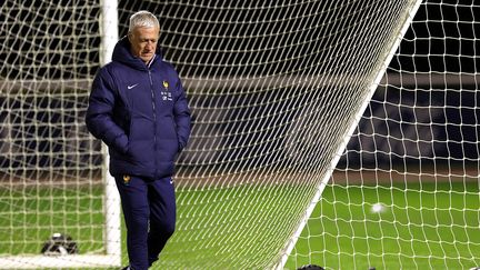 Didier Deschamps à l'entraînement avec l'équipe de France le 15 novembre 2024 à Clairefontaine. (FRANCK FIFE / AFP)