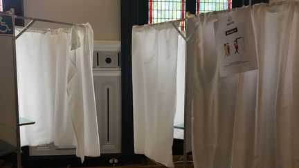 Bureau de vote accessible aux personnes souffrant de handicaps mentaux, mairie du 3e arrondissement le Paris (le 9 mai 2019) (JUSTINE LECLERCQ / RADIO FRANCE)