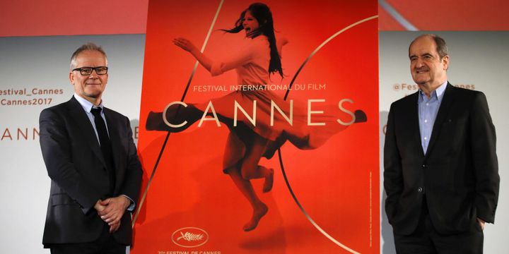 Thierry Frémaux, Délégué général,  et Pierre Lescure, Président, devant l'affiche du 70e Festival de Cannes  (2017).
 (Francois Mori/AP/SIPA)