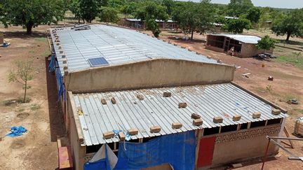 La Ferme avicole KISWEND-SIDA au Burkina Faso, sise à 8 km du site de BRAFASO. Prise par le Doctorant lors d'une visite d'échange avec le promoteur de la ferme. Le fondateur raconte les difficultés pour l'accès aux financements (E-mail du promoteur: alainsorgho@gmail.com, Author provided). (E-mail du promoteur: alainsorgho@gmail.com, Author provided)