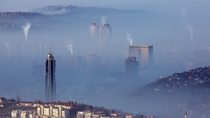 Le 21 décembre 2023, Sarajevo a enregistré un indice de qualité de l'air (IQA) de 312, qualifié de "dangereux", ce qui rend la capitale la deuxième ville la plus polluée du monde. (FEHIM DEMIR / MAXPPP)