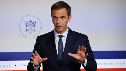 Olivier Véran fait un compte-rendu du Conseil des ministres, au palais de l'Elysée à Paris, le 20 septembre 2023. (LUDOVIC MARIN / AFP)