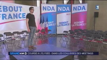 Présidentielle : dans les coulisses des meetings