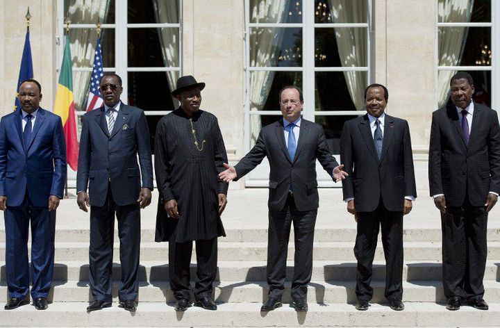 Les chefs d'Etat de la coalition anti-Boko Haram étaient les invités du président François Hollande à Paris le 17 mai 2014 pour un sommet sur la sécurité consacré à la lutte contre Boko Haram. (Photo AFP/Alain Jocard)