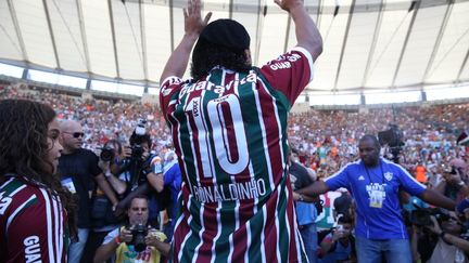 Le Brésilien Ronaldinho, présenté aux supporteurs de son nouveau club, Fluminense (CLEBER MENDES / LANCEPRESS!)