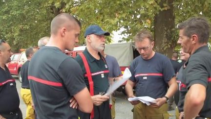 Incendies&nbsp;: qui sont les pompiers volontaires qui combattent les flammes&nbsp;?&nbsp; (France 2)