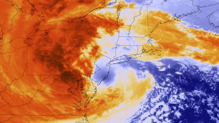 L'ouragan Sandy, devenu "cyclone extra-tropical" en touchant terre s'annonce d&eacute;j&agrave; comme l'une des temp&ecirc;tes les plus d&eacute;vastatrices qu'ait connu la r&eacute;gion, en particulier dans l'Etat de New York. (REUTERS)