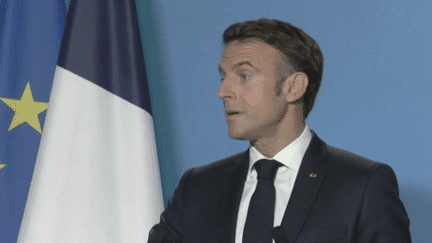 Pour aider les civils de Gaza, Emmanuel Macron dit vouloir bâtir une coalition humanitaire avec plusieurs pays européens. À l’issue du sommet européen du vendredi 27 octobre, le chef de l’État a aussi réclamé une trêve humanitaire. (franceinfo)