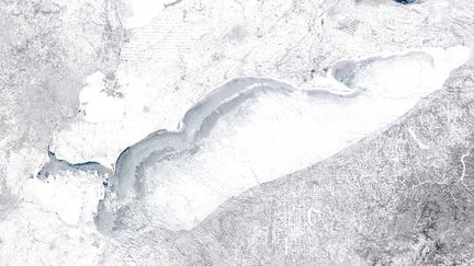 Photo satellite du lac Eri&eacute; (Etats-Unis) gel&eacute; &agrave; plus de 90%, le 15 f&eacute;vrier 2015. (NASA / REUTERS)