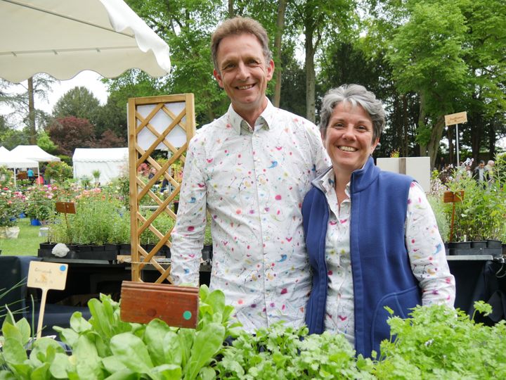 Katia and Laurent Bourgeois cultivate their collections of aromatic plants, in Parnas, in the Drôme.   (ISABELLE MORAND / RADIO FRANCE / FRANCE INFO)