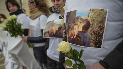 Une marche blanche est organisée à Vaires-sur-Marne, la ville natale de Julie Douib, le 9 mars 2019. (LUCAS BARIOULET / AFP)