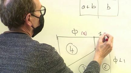 Pénurie d'enseignants : un professeur de mathématiques retraité reprend du service à Angoulême