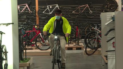 Un magasin de cycles à Ponts-de-Cé dans le Maine-et-Loire. (FRANCEINFO)