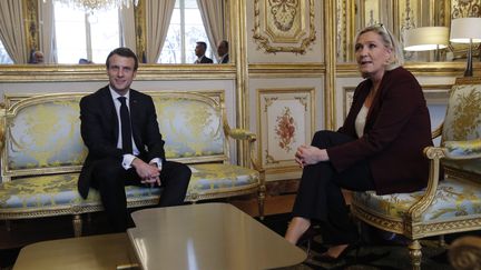 Un nouveau duel Macron-Le Pen se dessine pour l'élection présidentielle de 2022, comme en 2017, selon un sondage Ipsos/Sopra Steria publié dimanche 28 juin, au soir du second tour des régionales. (PHILIPPE WOJAZER / AFP)