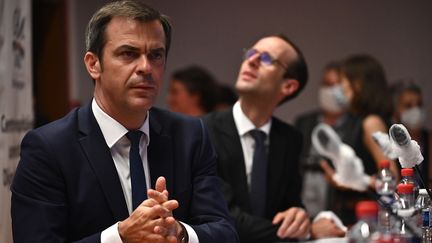 Le ministre de la Santé, Olivier Véran, lors d'une table ronde organisée au centre universitaire hospitalier de Dijon, dans le cadre du "Ségur de la santé", le 29 mai 2020.

 (JEFF PACHOUD / AFP)