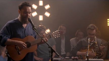 Rodrigo Amarante à la dernière Nova Session du printemps 2014.
 (Capture image)