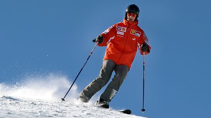 Michael Schumacher, le 13 janvier 2005, &agrave; Madonna di Campiglio, en Italie. (OLIVER MULTHAUP / DPA)