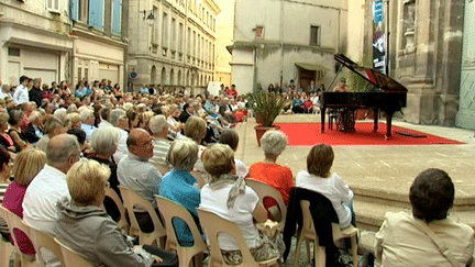 Trois jours de concerts gratuits un peu partout dans le centre ville de Castres.
 (France 3)