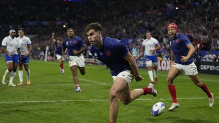 Damian Penaud a inscrit deux essais face à l'Italie, lors du dernier match de poule de la France, lors de la Coupe du monde de rugby, à Lyon, vendredi 6 octobre 2023. (PAVEL GOLOVKIN / SIPA)