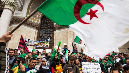 Une manifestation à Alger (Algérie) contre le pouvoir en place, le 24 mars 2019. (SADAK SOUICI / LE PICTORIUM / MAXPPP)