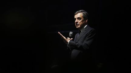 François Fillon, lors d'un meeting à Caen, dans le Calvados, le 21 octobre 2016. (CHARLY TRIBALLEAU / AFP)