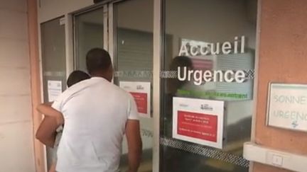 Une décision radicale a été prise à Sisteron (Alpes-de-Haute-Provence) : faute de personnel, les urgences seront fermées la nuit&nbsp;jusqu'à la fin de l'été.&nbsp; (FRANCE 2)