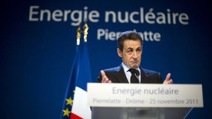 Nicolas Sarkozy lors de son déplacement dans la Drôme le 25 novembre. (LIONEL BONAVENTURE / POOL / AFP)