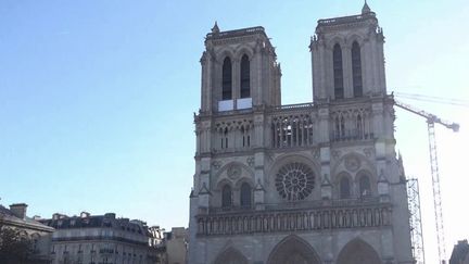 La ministre de la Culture Rachida Dati propose de rendre l'entrée de la cathédrale Notre-Dame payante. Selon elle, cela pourrait rapporter 75 millions d'euros par an.