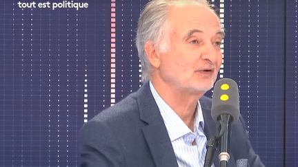 Jacques Attali, invité de "Tout est politique" mercredi 30 août 2017. (FRANCEINFO)