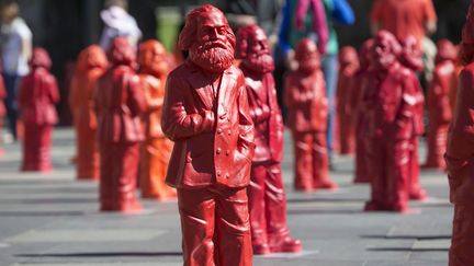 500 mini-statues de Karl Marx exposées à Trèves
 (THOMAS WIECK / AFP)