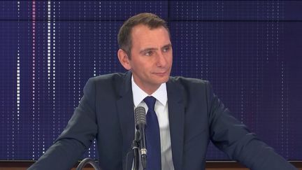 Laurent Jacobelli, porte-parole du Rassemblement national, invité du "8h30 franceinfo", mardi 18 août 2020. (FRANCEINFO / RADIOFRANCE)