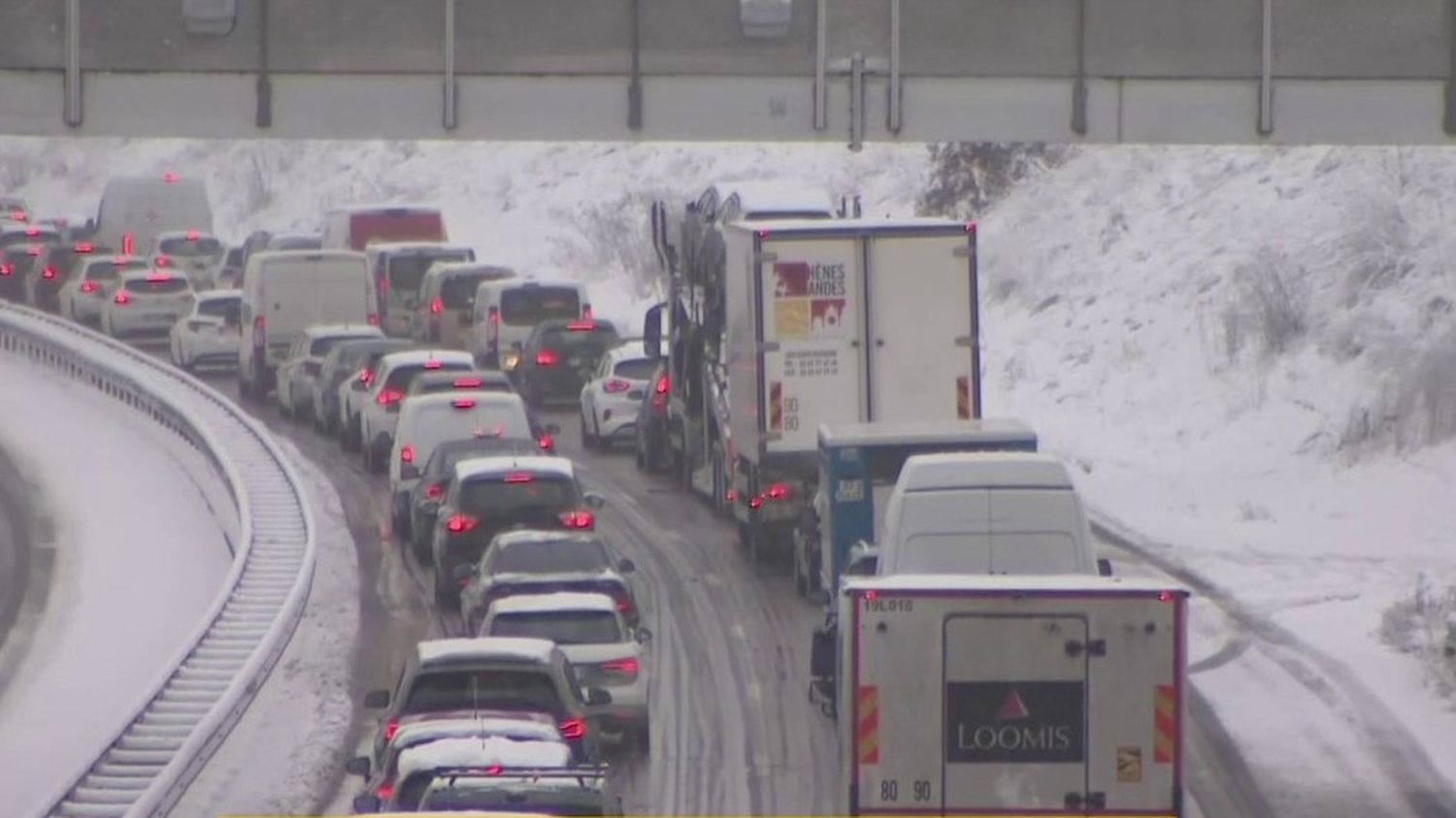 Pisode De Froid La Neige Et Le Verglas Compliquent La Circulation