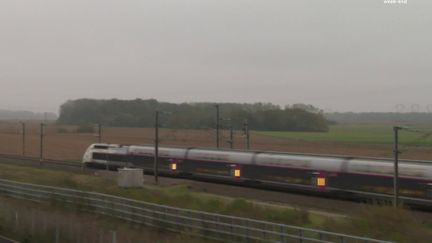 C’est la ligne la plus fréquentée d’Europe et pourtant, elle est à l’arrêt jusqu’à mercredi 13 novembre à 5 heures du matin. Plus aucun train ne circule sur la ligne à grande vitesse entre Paris et Lyon-Marseille en raison de travaux.