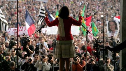 S&eacute;gol&egrave;ne Royal, candidate PS, lors de son dernier meeting de campagne, &agrave; Brest (Finist&egrave;re), le 4 mai 2007. (HALEY / SIPA)