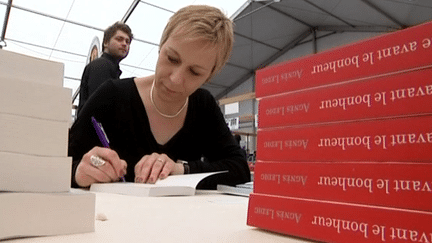 Agnès Ledig en signature à la Foire au livre de Saint-Louis
 (France 3/ Culturebox)