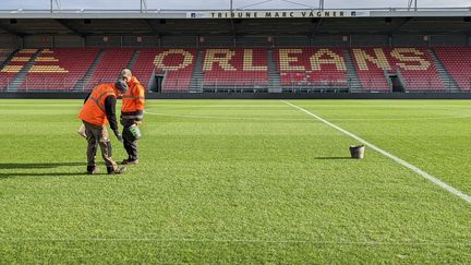 Le stade de la Source d'Orléans évacué à cause d'un incendie dans la buvette, le match entre l'US Orléans et Valenciennes interrompu