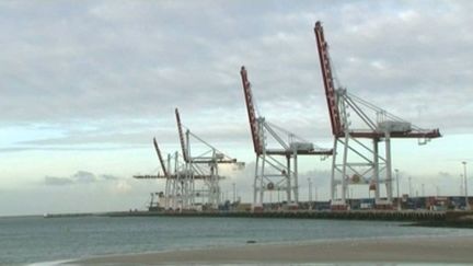 Le port de Dunkerque bloqué par la grève des dockers (France 3)